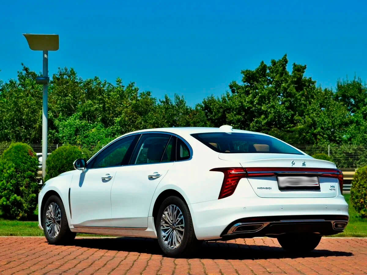 Арендовать Hongqi H5 Арендовать Hongqi H5